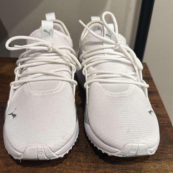 Like new women’s puma sneakers - Picture 3 of 5